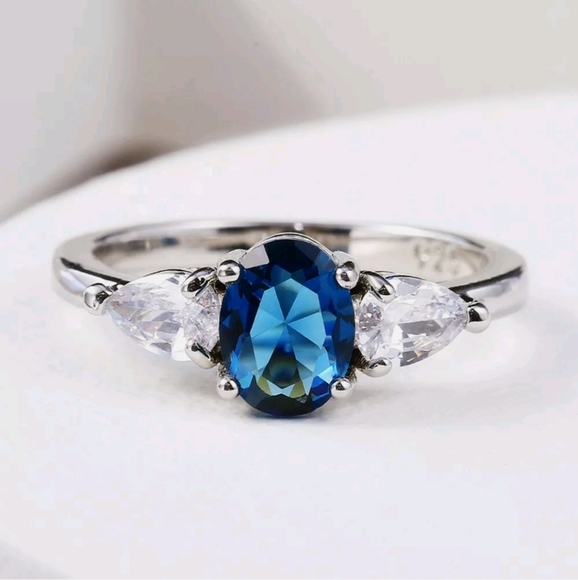 New Gorgeous Oval Cut Blue Ring - Picture 8 of 11